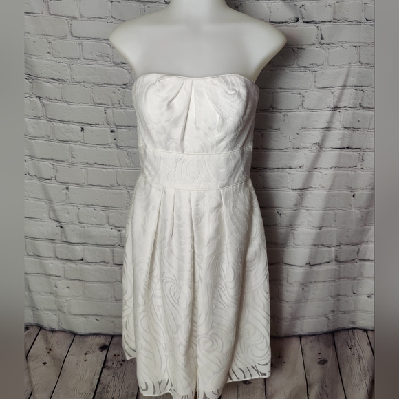 White House Black Market White Textured Sleeveless Fit & Flare Dress Size 0 - Picture 1 of 8